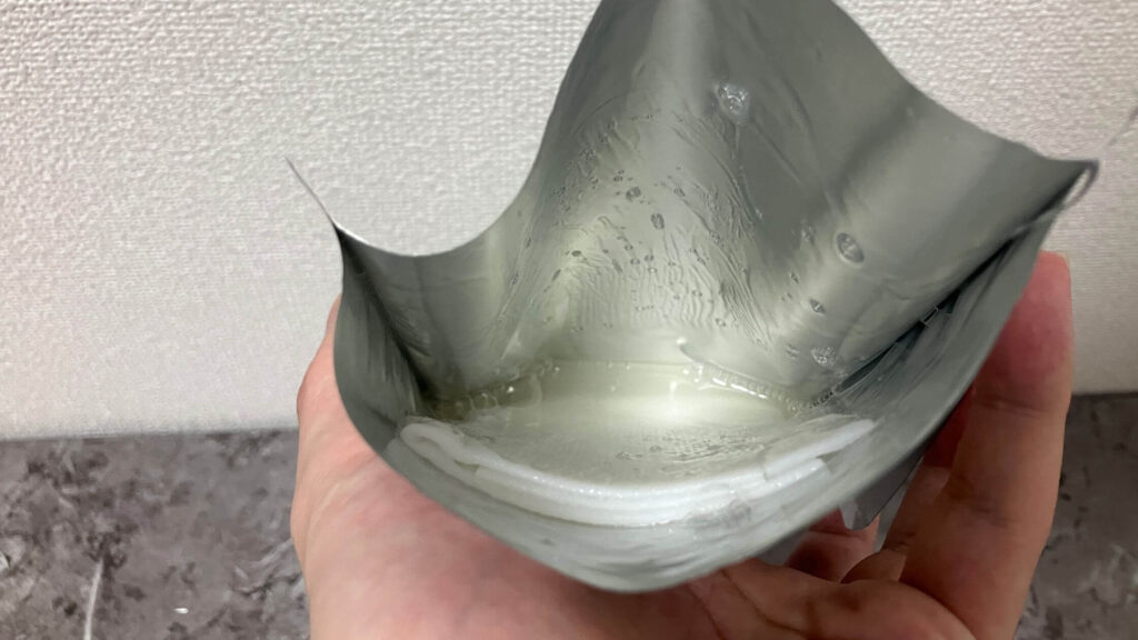 美容液が大量に含まれているのが分かる