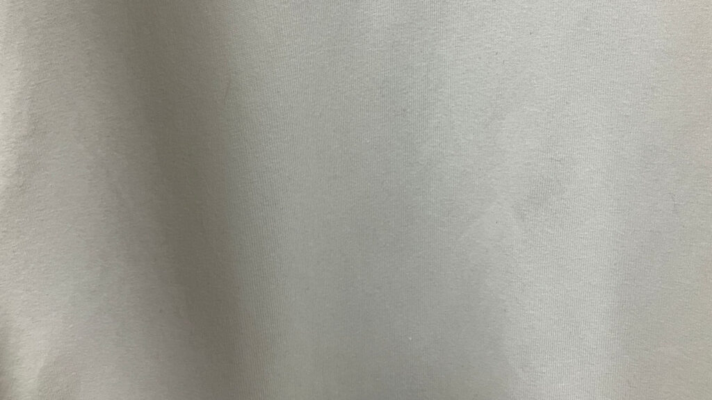 片手でシワを簡単に伸ばせる