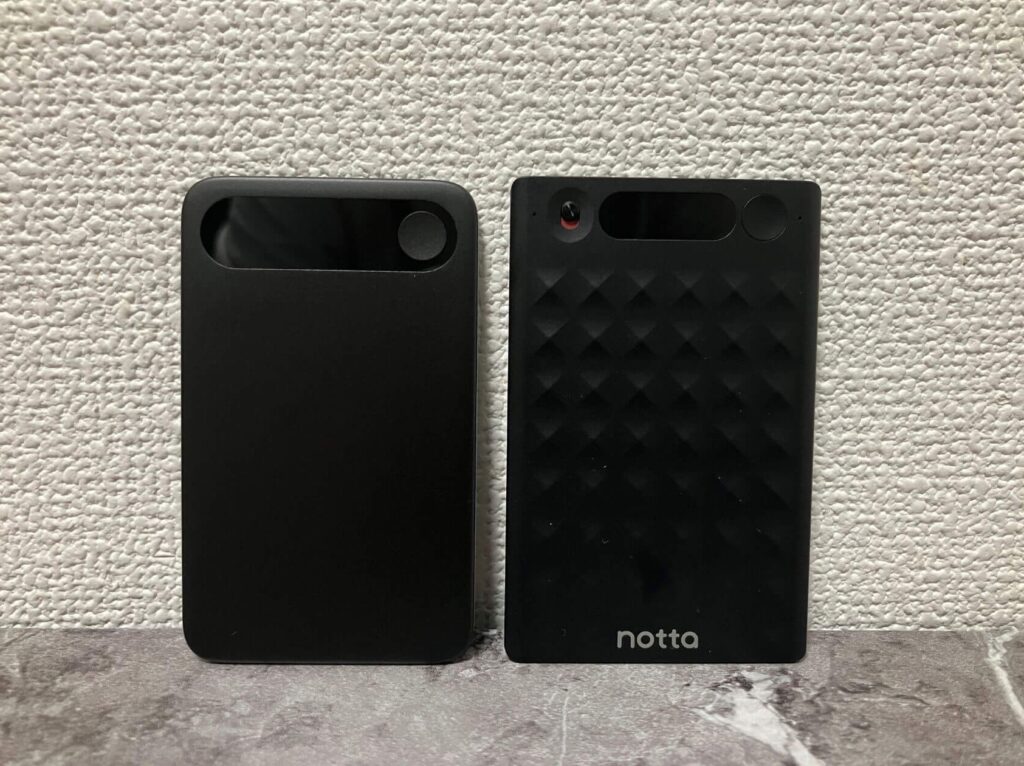 Notta Memo AIボイスレコーダーとComulytic Note Proのサイズ比較