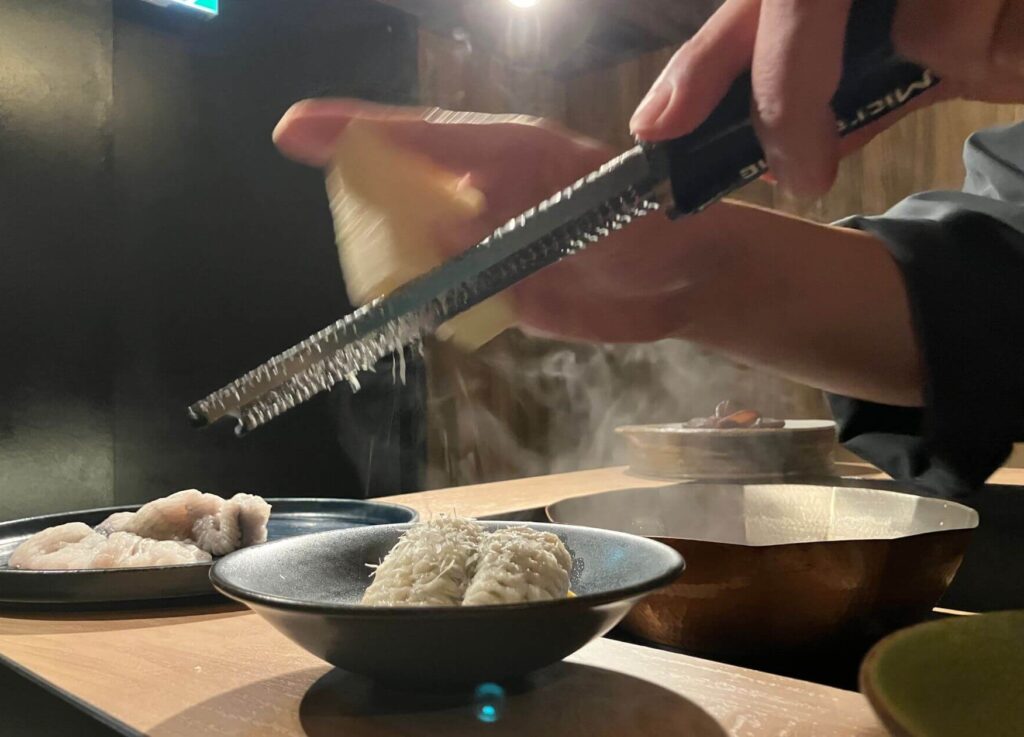 チーズを削る