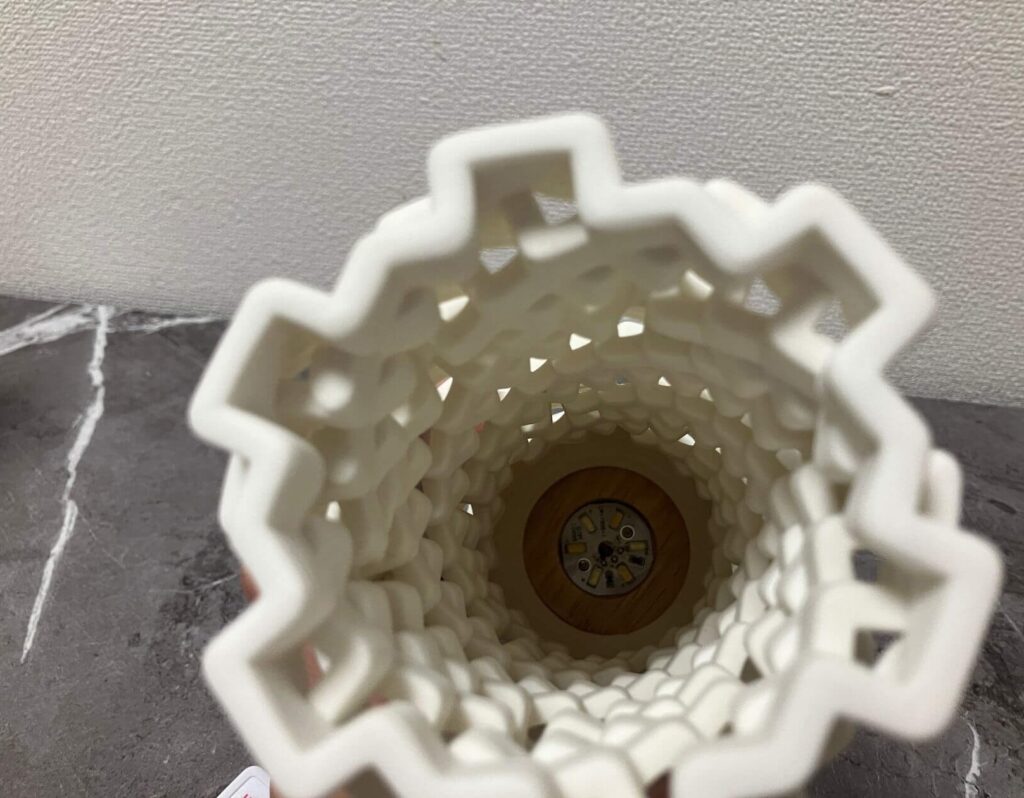 中身は筒状