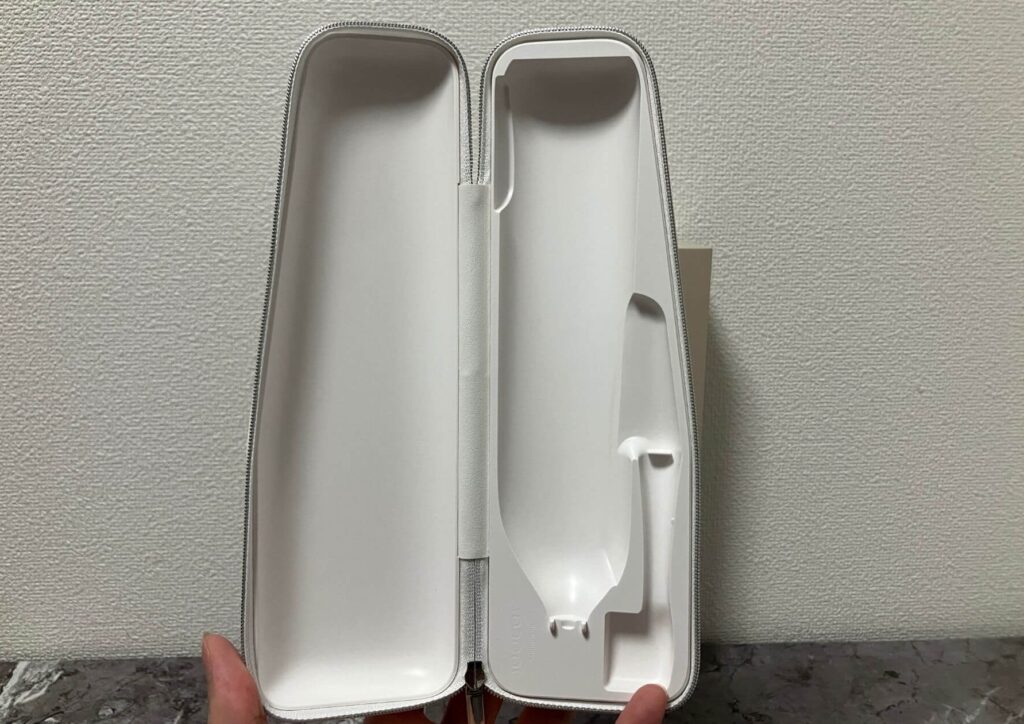 ケースの中身はこんな感じ