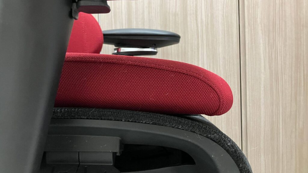 6㎝ほど座高が高くなる
