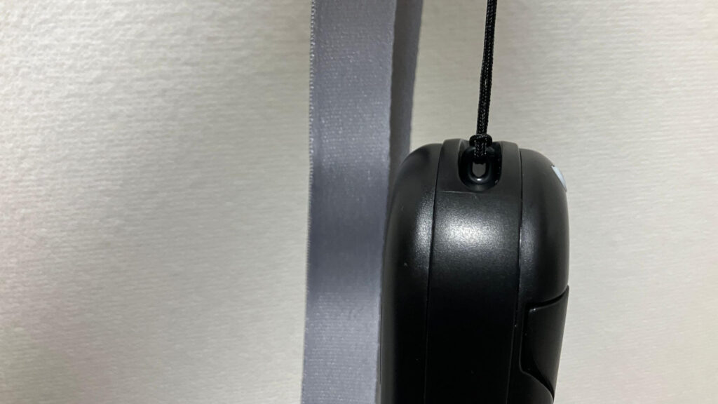 ストラップを付けるのも簡単