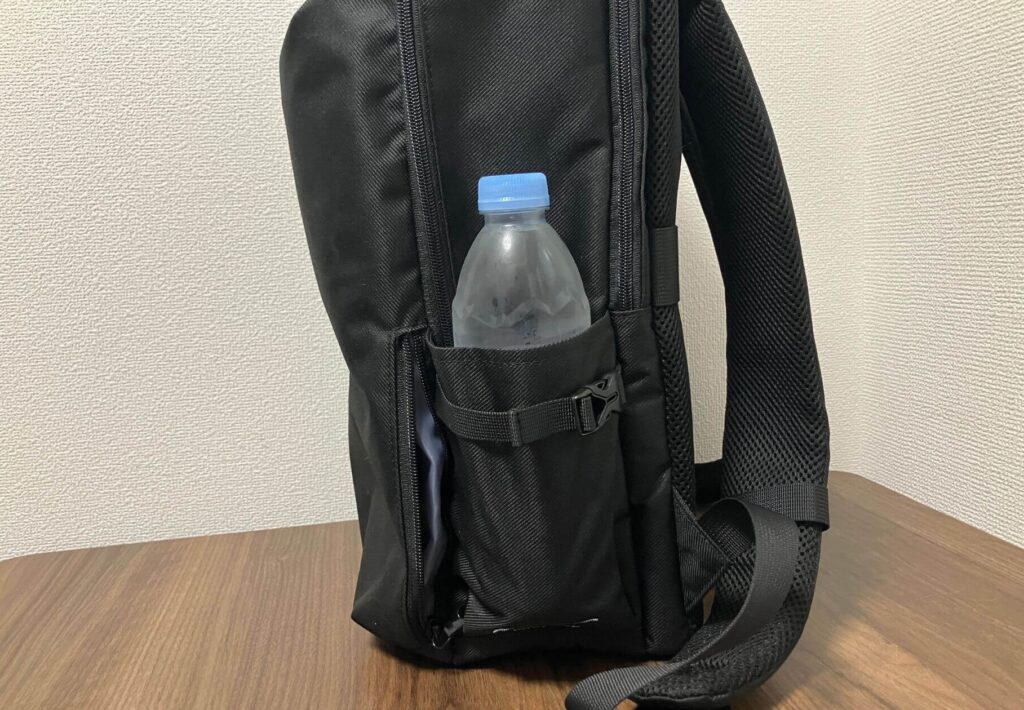 ペットボトルもすっぽり入る