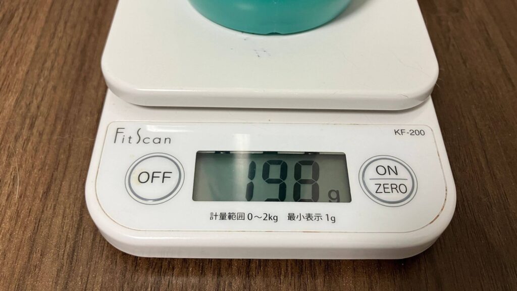 重量もすべて込みで200g以下