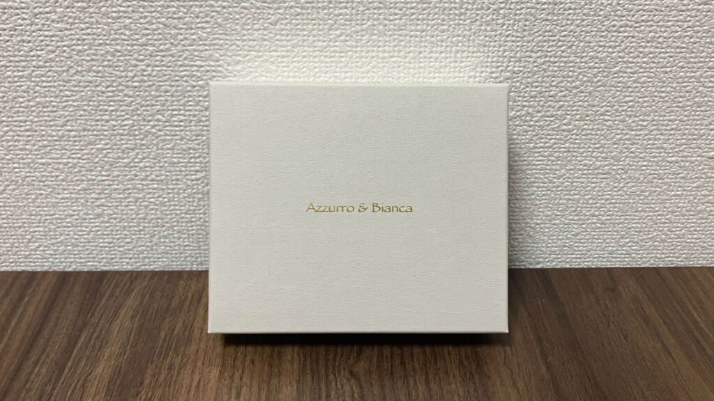二つ折り財布「Bianca コバルト」の特徴