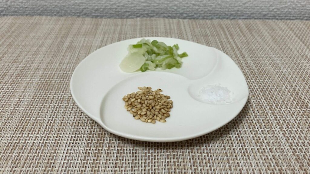 薬味や小さな副菜などに