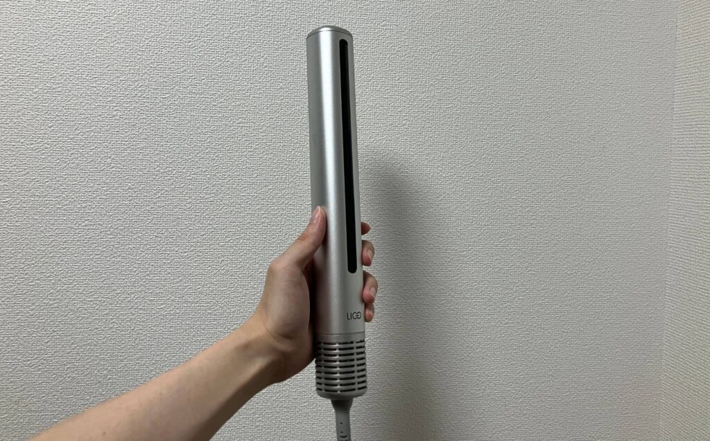手で持ちやすいサイズ・重量感