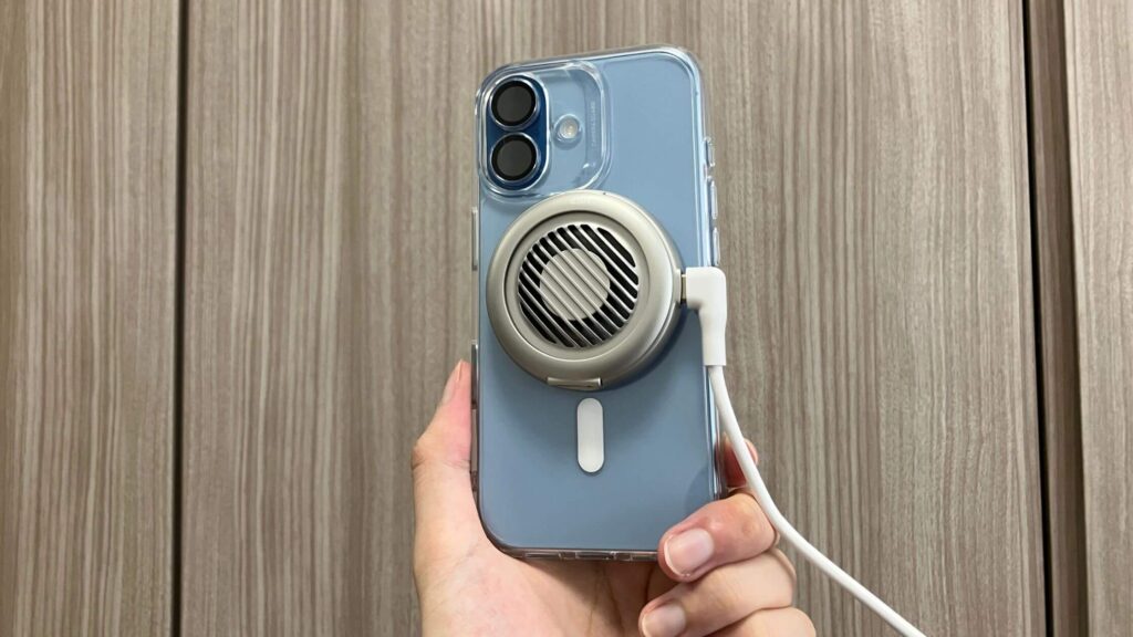 ESRではMagSafe対応の充電器もある
