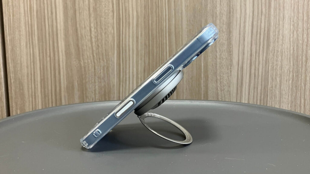 手放しでもスマホが安定する