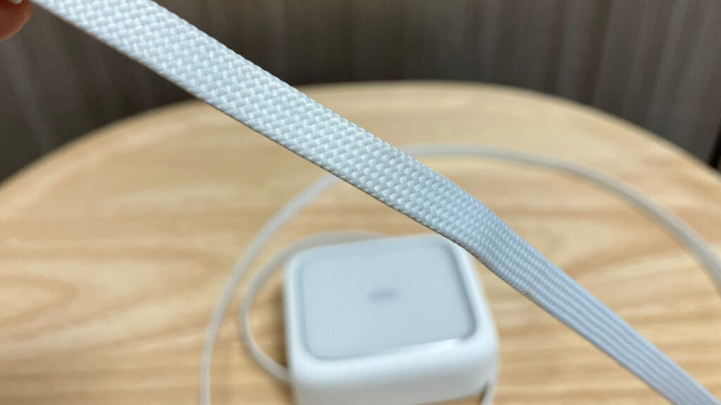 断線しにくそうな質感のケーブル